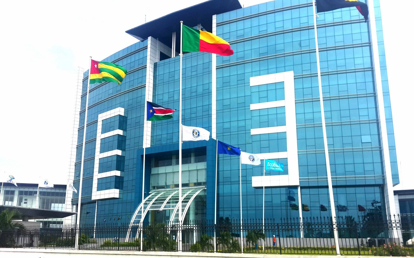 Ecobank dépasse les 800 millions de dollars de profits